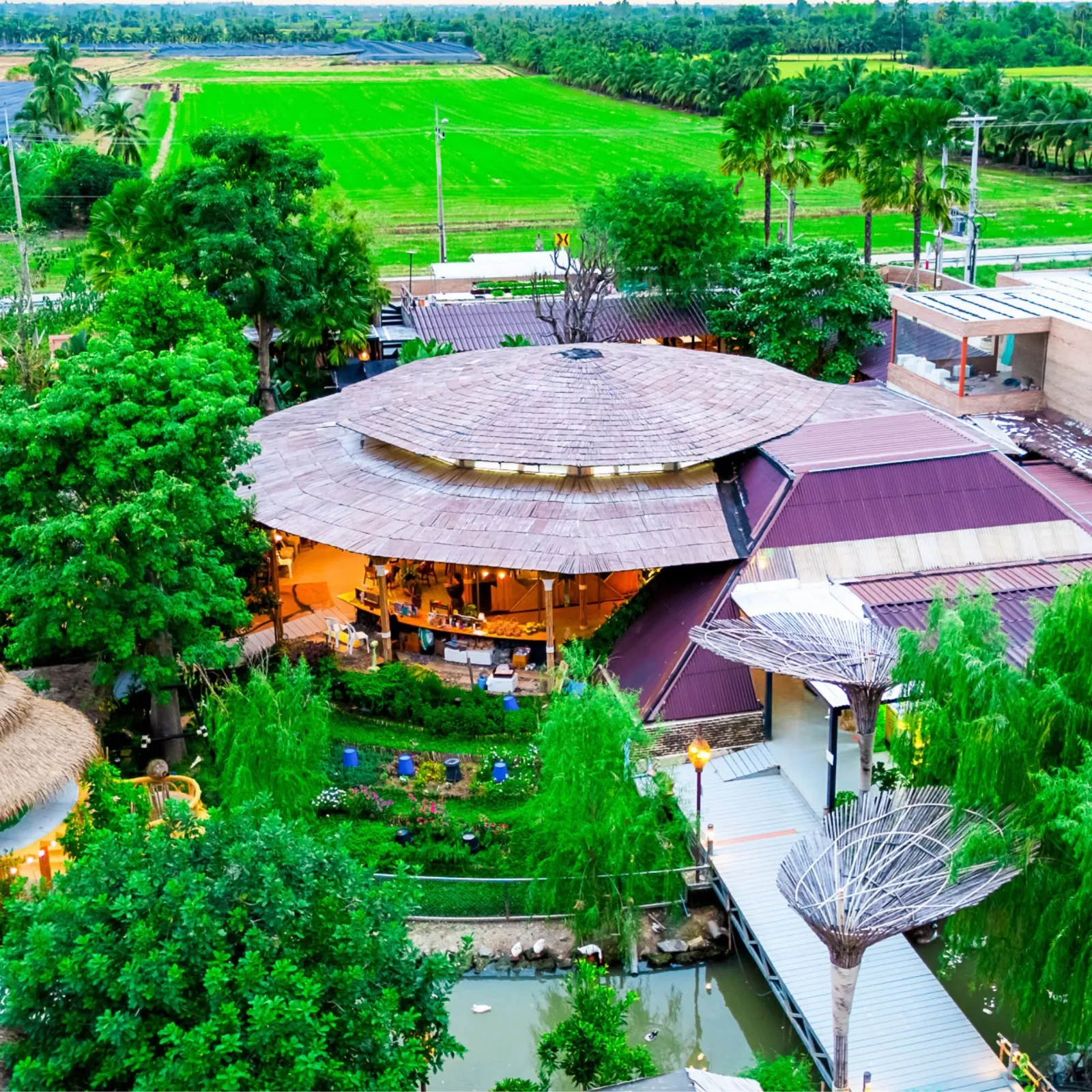 รูปหล่อเลี้ยงฟาร์ม คาเฟ่ (Lhor Liang Farm) 3 จาก 6