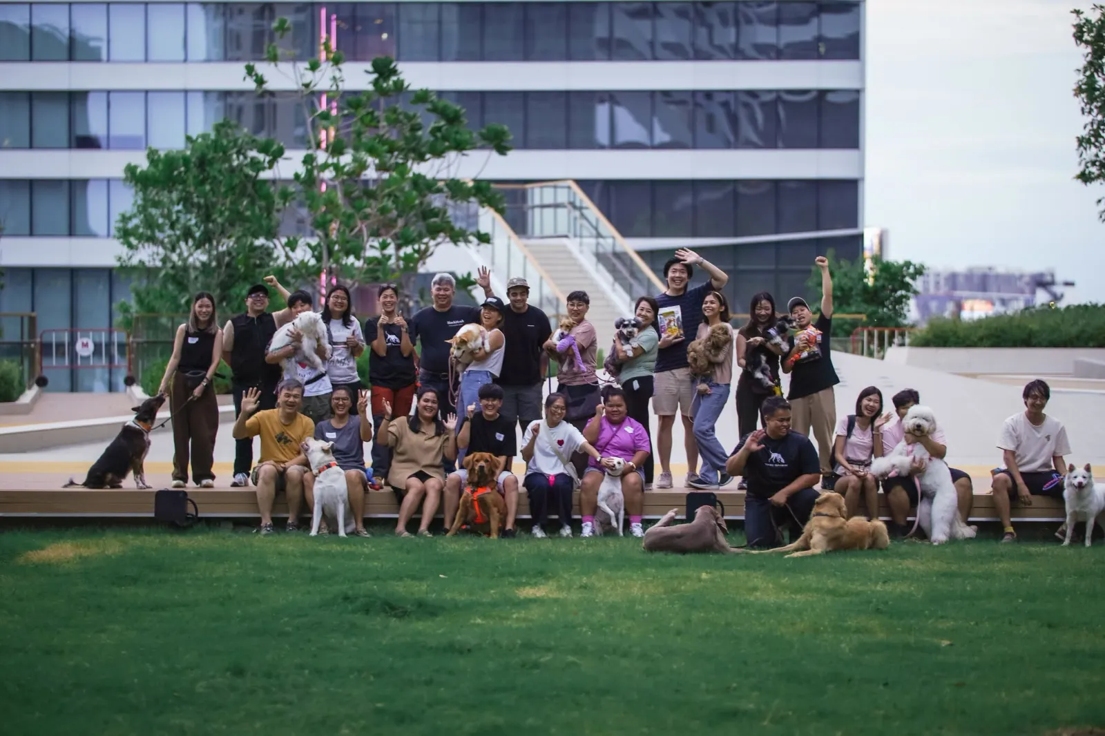 รูปคนใจหมา (Khon Jai Ma) 2